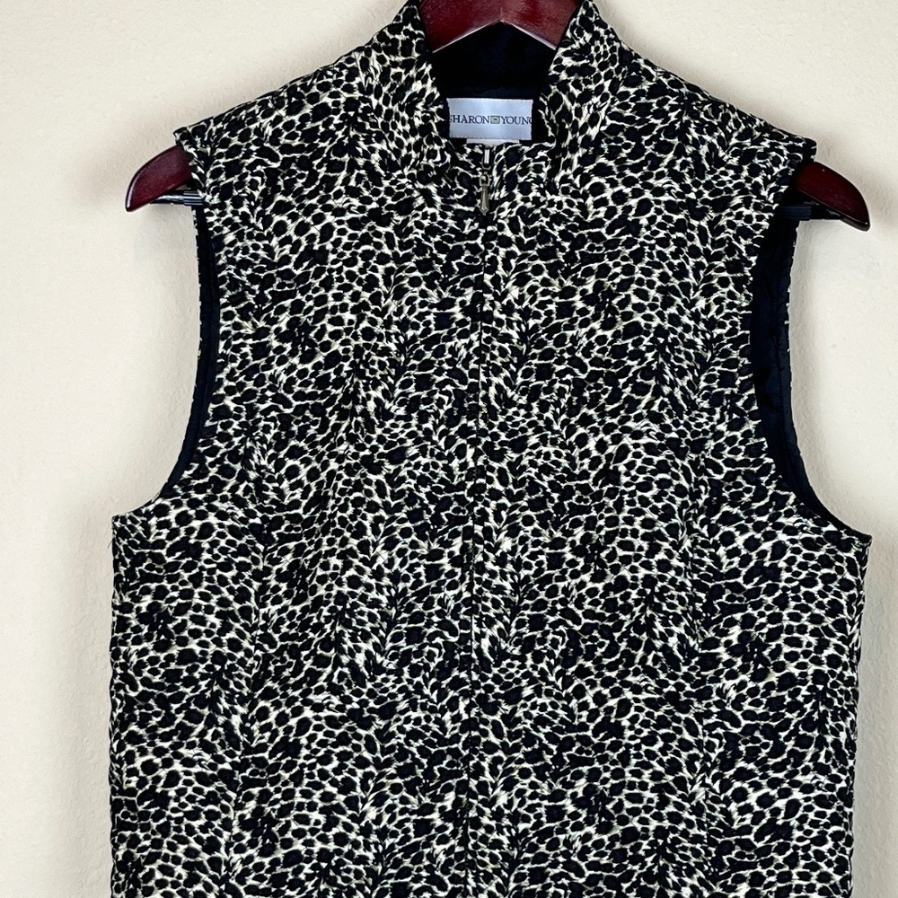 Sharon Young Animal Print Zip Front Vest; Size 10; EUC